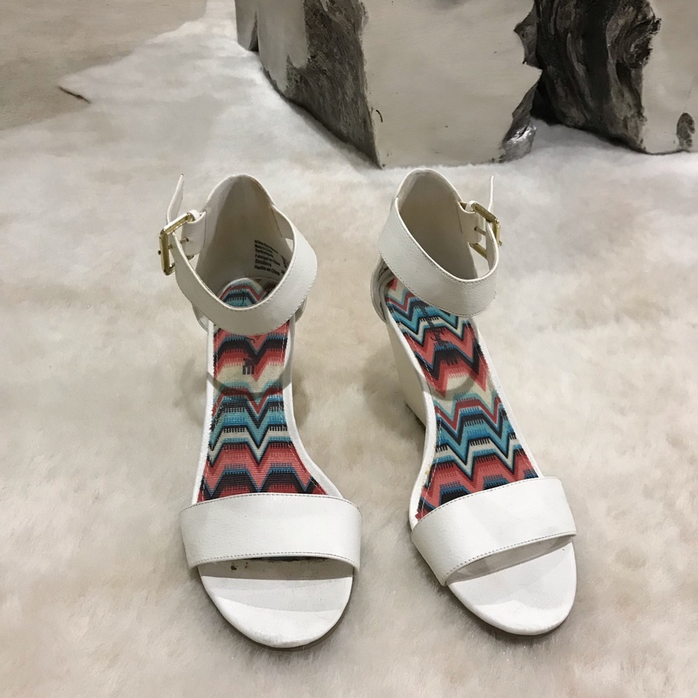 Classic white wedge heel